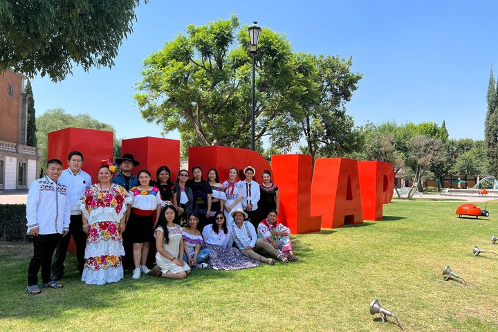 Estudiante de Unicaribe representa a la cultura maya en programa de liderazgo indígena