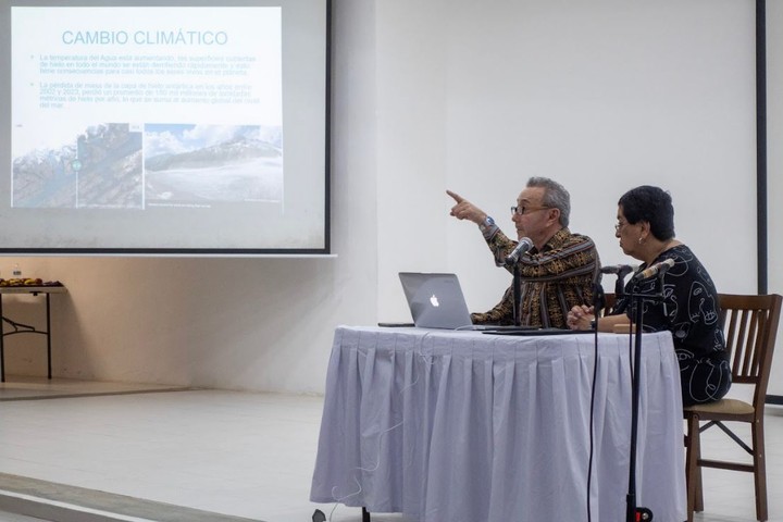 Alertan durante muestra de “Water for Life” en Unicaribe, sobre afectación a los mares