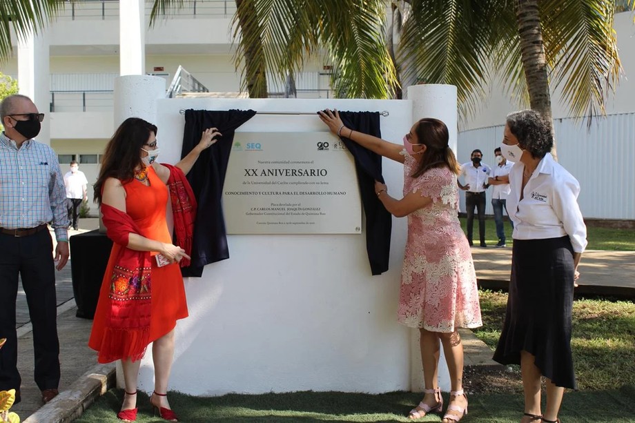 La universidad del caribe recibe reconocimiento federal en su xx aniversario