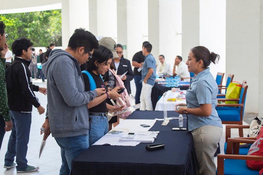 Ofertan más de mil 800 vacantes en la  Expo Feria “Empléate Unicaribe 2023”